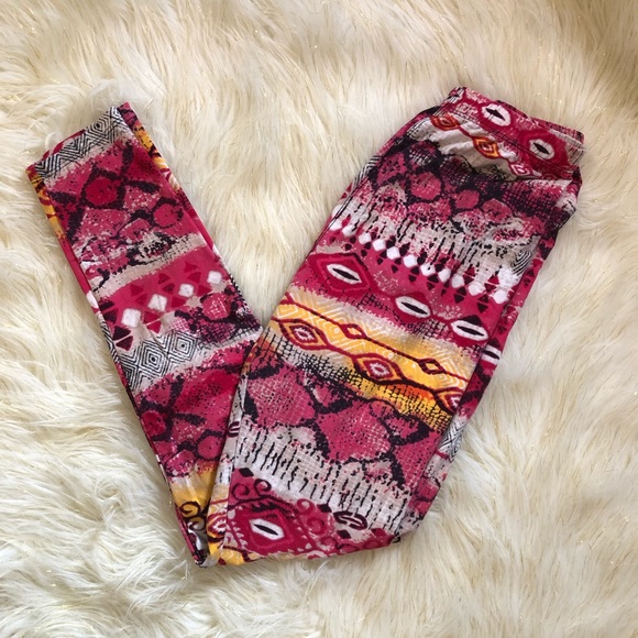 Hot Pink Snake Print Pattern w/Design Onesize - Picture 5 of 8